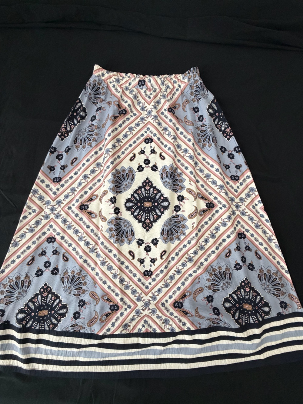 Laundry By Shelli Segal Blue and Cream Paisley Print Skirt